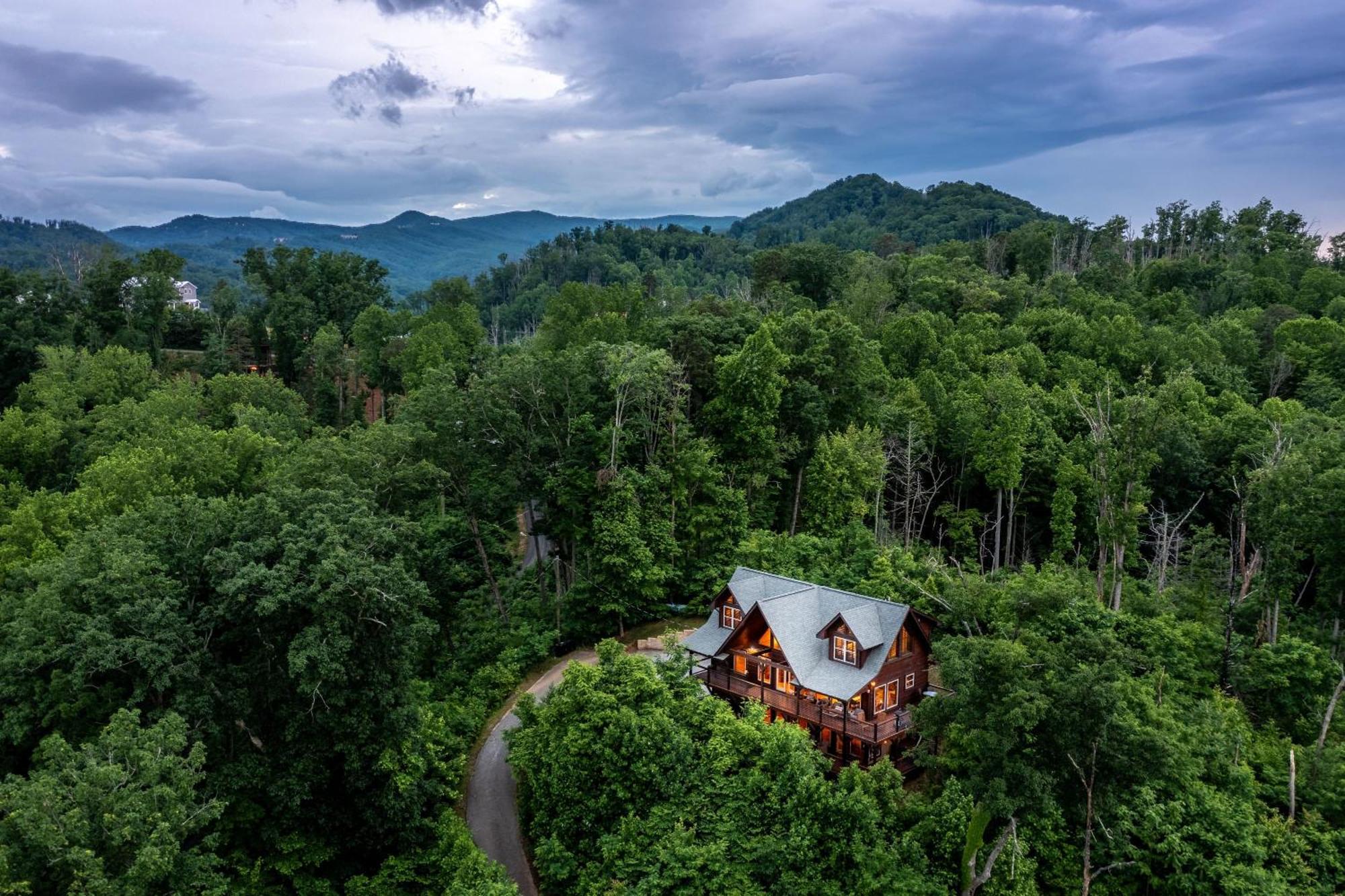 The Solstice - Amenities Galore Mountain Retreat جاتلينبرج المظهر الخارجي الصورة