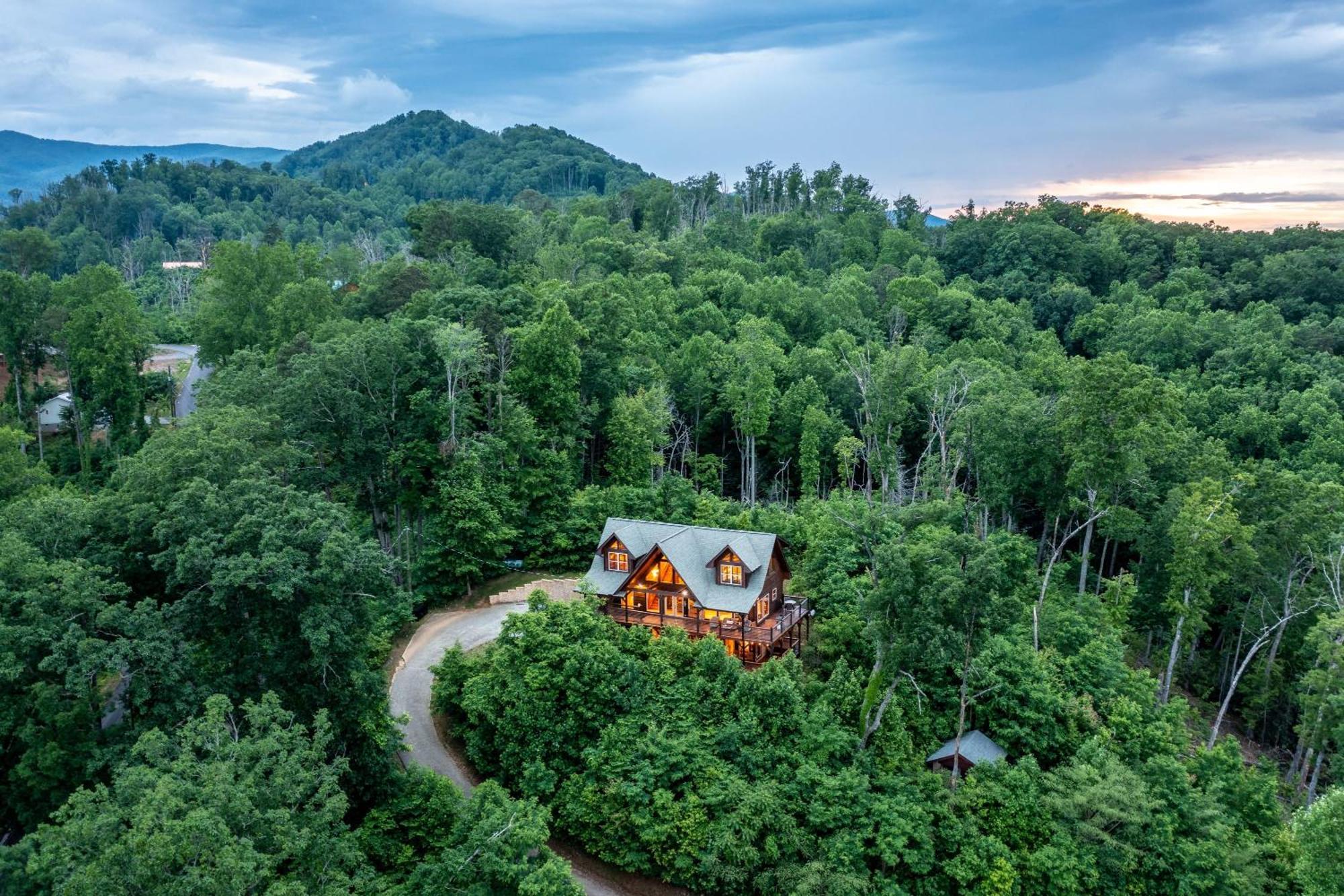 The Solstice - Amenities Galore Mountain Retreat جاتلينبرج المظهر الخارجي الصورة